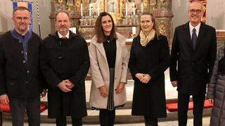 Dekan Uwe Lüttinger (v.l.), Bernhard Sauer, Valeria Linder, Susanne Orth und Andreas Bächlin (Erzdiözese) sowie die evangelische Kollegin Christine Wolf.