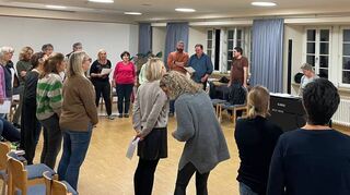 Für sein Adventskonzert in der Brühler Schutzengelkirche hat der Chor „Da Capo“ aus Oftersheim extra ein Probenwochenende veranstaltet.