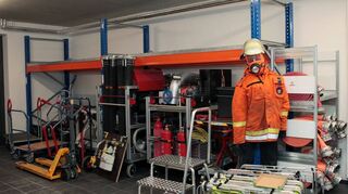 Im März 2022 präsentiert die Gemeinde Oftersheim bei einer Begehung die Innenräume des Rettungszentrums und die Ausstattung der Freiwilligen Feuerwehr. Ein Notstromaggregat fehlt bis heute.