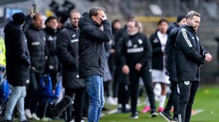 Der totale Frust: Waldhof-Trainer Rüdiger Rehm beim Verl-Spiel.