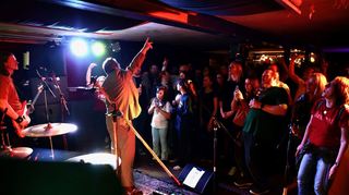 Im Gasthaus Sutter in Zweibrücken servierten Gringo und die Kegelband alle ihre Hits.