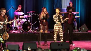 „Me and the Heat“ wird bei „Christmas Edition“ in der Stadthalle für Stimmung sorgen.