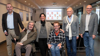 Im Rathaus werden die Mitglieder und die Arbeit des Inklusionsbeirats vorgestellt. Die anwesenden stimmberechtigten Mitglieder des Inklusionsbeirats: Jens Rückert (v. l.), Harry Schultens, Raquel Rempp, Martin Köhl, Gerhard Rummel sowie Oberbürgermeister Dr. René Pöltl.