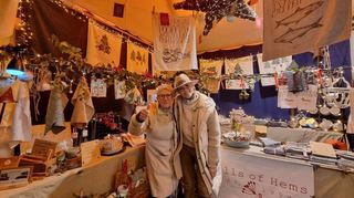 „Hills of Hems“ mit Sabine und Engelin: Hier gibt es ganz besondere Home-Accessoires – alles nachhaltig und pfiffig. Und: Ein Teil davon wird in Inklusionswerkstätten hergestellt. Alle Produkte sind in Deutschland und den Niederlanden verarbeitet.