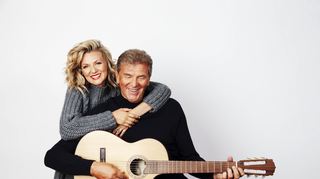 Mit Charme und musikalischem Talent verzaubert Ella Endlich gemeinsam mit ihrem Vater Norbert Endlich erneut die Publikumsherzen. 
Bild: Andreas Klein Photography