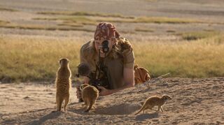 Der Regisseur bei den Dreharbeiten: „Eddi Erdmann“ und seine Familie und Freunde gehören in Matto Barfuss’ neuem Film „Pambara – Brauchen wir einen Boss?“ über Artenschutz und Klimawandel zu den Hauptdarstellern.