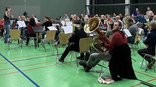 Für das kommende Konzert unter dem Motto „Winter“ am kommenden Sonntag in der Stadthalle sind die Musiker der Kraichbach-Philharmonie und vom Fanfarenzug in der Endphase ihrer Proben.