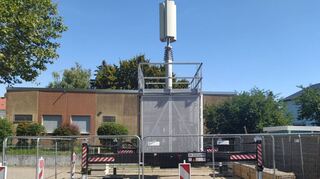 Der temporäre Mobilfunkmast am alten Messplatz ist offensichtlich bald Geschichte. Es soll eine dauerhaft platzierte Antenne auf dem Rathaus folgen.