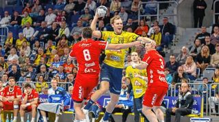 Andreas Holst Jensen (Mitte) setzt sich durch.