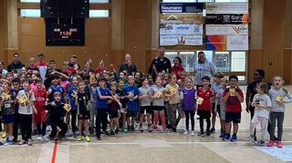 Da war mal volles Haus in der Mehrzweckhalle in Plankstadt. Die Handball-Wölfe hatten die Humboldtschule und die Friedrichschule zum Grundschulaktionstag eingeladen. Und 80 Zweitklässler waren dabei.