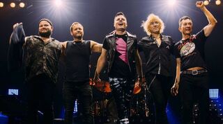„One Vision of Queen“ heißt es am 20. Oktober 2024 um 19.30 in der Würzburger tectake Arena.