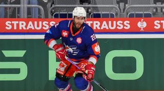 Adler-Stürmer Matthias Plachta fällt für mehrere Wochen aus.