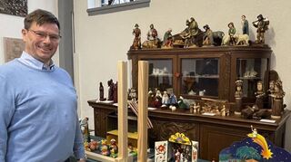 Marcus Weber zeigt seine Krippen aus aller Welt im Heimatmuseum – für Schulen und Kindergärten gibt es nach dem Weihnachtsmarkt Sonderführungen.