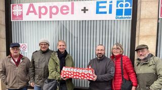 Die SPD Ketsch hat wieder für die Tafel „Appel + Ei“ gesammelt.