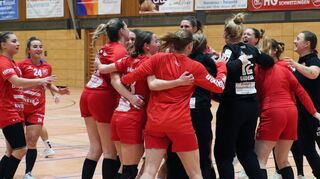 Jubel, Trubel und vielleicht auch bisschen Heiserkeit – die Handballerinnen der HG Oftersheim/Schwetzingen buchen als Aufsteiger ein weiteres Oberliga-Jahr und mischen jetzt in der Meisterrunde mit.