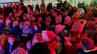Bei der TSG-Nikolausfeier in den Zelten beim Beachplatz ist der Nachwuchs ganz groß.