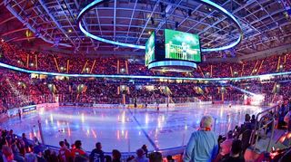 Leuchtende Herzen in der SAP Arena: Die Spendensumme für den guten Zweck betrug am Donnerstagabend mehr als 44 000 Euro.