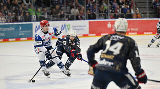 Die Adler Mannheim konnten ihre Führung im Derby gegen die Schwenninger Wild Wings nicht über die Zeit bringen.