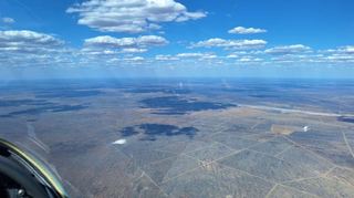 Hoch über Afrika: Das Cockpitfoto entstand beim Wettbewerb in Namibia.