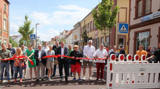 Meilenstein und Befreiung: Mit der Freigabe der Oberen Hauptstraße endet die fast dreijährige Sanierung.