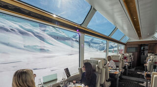 Höchster Streckenpunkt: Der Glacier Express auf dem 2033 Meter hohen Oberalppass.