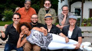 Die energiegeladene Multikulti-Gang „Amokoma“ ist im Pumpwerk Stammgast mit ihrer Mischung aus Funk, Soul und Hip Hop.
