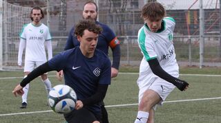 Der schussgewaltige Oftersheimer Erick Befus (r.) möchte seine Mannschaft in der Rückrunde weiter nach vorne bringen.