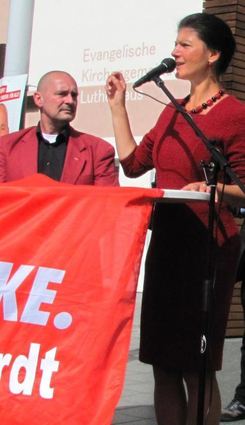 Rückblende: Bei der Bundestagswahl 2017 holt Werner Zieger im Wahlkreis Bruchsal-Schwetzingen 4,6 Prozent der Stimmen für Die Linke. Die Fraktions-vorsitzende Sahra Wagenknecht unterstützt den Direktkandidaten beim Wahlkampf und hält eine Rede vor dem Lutherhaus.