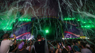 Das Glücksgefühle Festival feierte 2023 seine Premiere auf dem Hockenheimring - auch 2024 wird das Event, das von Lukas Podolski und Markus Krampe organisiert wird, auf den Hockenheimring zurückkehren.