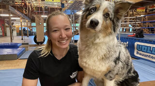 Melanie Schmitt und ihre Hündin "Lia".
