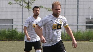 Der Kapitän des B-Ligisten FC Badenia Hirschacker, Jonas Engelhardt, würde es sicher gerne sehen, wenn seine Mannschaft am Ende der Runde auch noch auf dem ersten Tabellenplatz stehen würde.