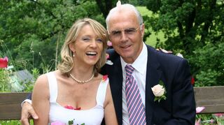 Die letzte große Liebe Franz Beckenbauers begann mit einem folgenreichen Seitensprung. 2006 heiratete das Fußball-Idol dann Heidi Burmester.