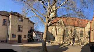 Vor 130 Jahren wuchs die Bevölkerung von Brühl erstmals sprunghaft an. Damals mussten die Gemeindeväter für entsprechende Bildungsstätten im Ort sorgen, damit die Kinder ihrer Schulpflicht gerecht werden konnten.