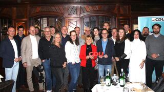 Das sind die Nominierten der CDU: Sascha Dobelmann, Markus Bürger, Andreas Koch, Dr. Rüdiger Niehl, Volker Engelfried, Cathérine Mala, Christine Wonner, Markus Lips, Susanne Bertrand-Baumann, Christoph Stemmler, Rita Erny (vorne), Ulrich Renkert, Sarina Klein, Nils Melkus (vorne), Justin Geschwill, Dr. Horst Herrmann, Luisa Rudnik, Markus Franz, Monika Steidle, Matthias Hepp und Patrick Arzt.