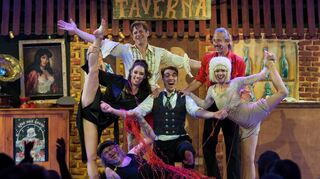 Das Berliner Kabaret Kalashnikov bietet am 10. Oktober ein wildes Wodka-Varieté mit hochklassiger Artistik, Livemusik und schrägem Humor. Im Anschluss geht es in die Balkan-Beat-Verlängerung.
