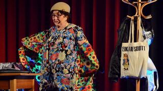 Alice Hoffmann lässt im Central Kino auch mal – vermeintlich – alle Hüllen fallen.