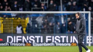 Rüdiger Rehm bekam den Frust der SVW-Fans nach dem 0:2 gegen Dresden erstmals auch persönlich zu spüren.