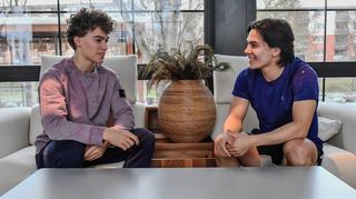 Ort der Begegnung: Die Jungadlerspieler Felix Kerbel (l.) und Eden Hofverberg wohnen seit August im Campus 68 und fühlen sich dabei besten aufgehoben.
