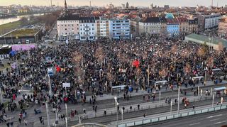 Beeindruckende Bilder aus Mannheim: Rund 20 000 Menschen versammelten sich auf dem Alten Meßplatz, um gegen Rechtsextremismus zu demonstrieren.
