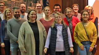 Die Kandidaten Renate Hettwer, Hanspeter Rausch, Regina Blunda, Yves Koch, Mathias Burger, Louise Ullrich, Felix Büchner, Anika Holl, Dennis Nanovski, Jutta Menssen, Gabriele Knapp, Oliver Vaudlet, Dalanda Fernandes dos Santo, und Liane Braun stellen sich bei der Kommunalwahl dem Votum der Wähler.