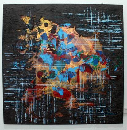 Bei seinen Arbeiten verwendet Künstler Joachim Weiss neben Beton auch Acrylfarben und Blattgold. Bild: Marco Montalbano