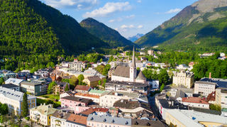 Das idyllisch gelegene Bad Ischl aus der Vogelperspektive.
