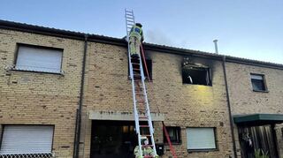 Drei Menschen wurden beim Brand des Reihenhauses in der  im Juli 2022 leicht verletzt. Dabei zeigten sich Brandschutzmängel.