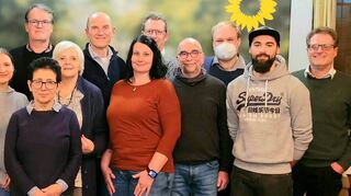 Die Grünen Martin Gramm (v. l.), Christa Balling-Gündling, Dr. Thomas Rink, Sarah Pflüger, Hubertus Mauss, Isabel Moreira da Silva, Ersi Xanthopoulos, Tobias Distler, Sandra Waßner, Stefan Bitenc, Dr. Christoph Girmond, André Müller, Dennis Niesporek und Marc Böhmann sind 14 von 22 Kandidaten der Partei für den zukünftigen Eppelheimer Gemeinderat.