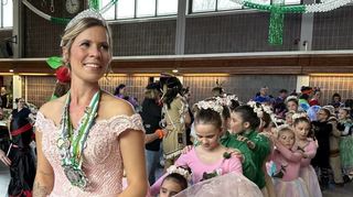 Die Lieblichkeit des Carneval Clubs Grün-Weiss, Prinzessin Sarah III., führt die große Polonaise beim Kindermaskenball persönlich an.