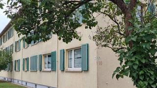 Die 2023 beschlossene energetische Sanierung des gemeindeeigenen Wohngebäudes Eichendorffstraße 10/12 steht für dieses Jahr im Haushaltsplan. Die voraussichtlichen Kosten belaufen sich auf eine Million Euro.
