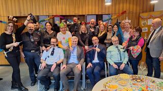 Die "wilden Weiber" sind los! Im Rathaus in Schwetzingen geht's den Männern an die Schlipse.