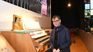 Bezirkskantor Klaus Krämer hatte für die neue Orgel der Christkönigkirche ein maßgeschneidertes Konzertprogramm mitgebracht.