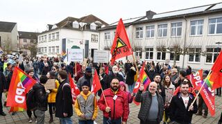 Es dauerte einige Minuten bis alle Teilnehmer auf dem Platz versammelt waren.