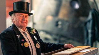 Peter Rohrer aus der Schweiz ist ein Drehorgelspieler und war auch schon in Speyer zu Gast.
